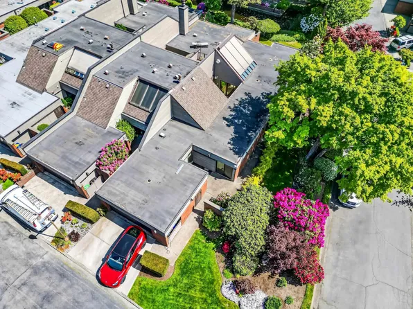 423 Greensboro Pl, Vancouver, BC V5X 4M6