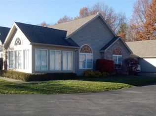 1301 Willow Brook Dr NE, Warren, OH 44483