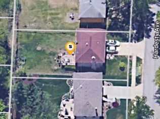 9823 Hardesty Ave, Kansas City, MO 64137