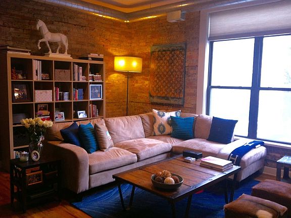 5th image of 717 W Briar Pl APT 1E