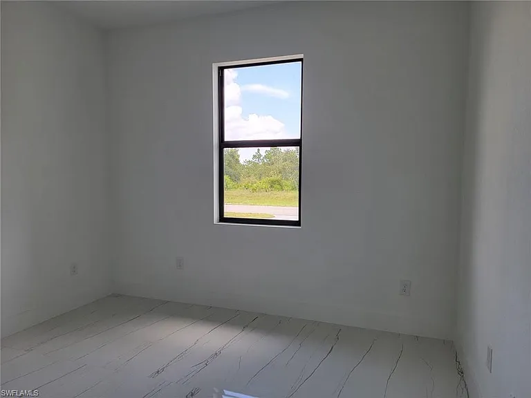 886 Milwaukee Blvd — Photo 10