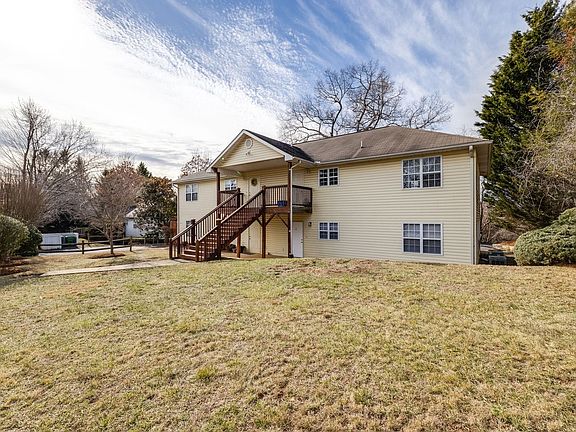 2nd image of 244 Westwood Pl APT 6