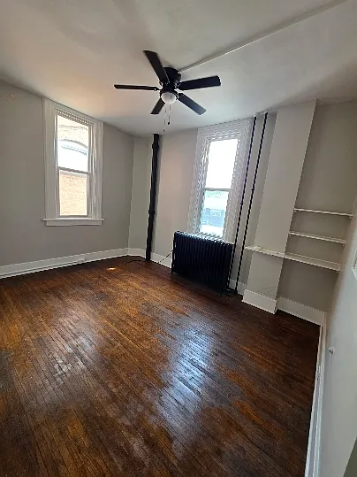 2525 Peach St #B — Photo 2
