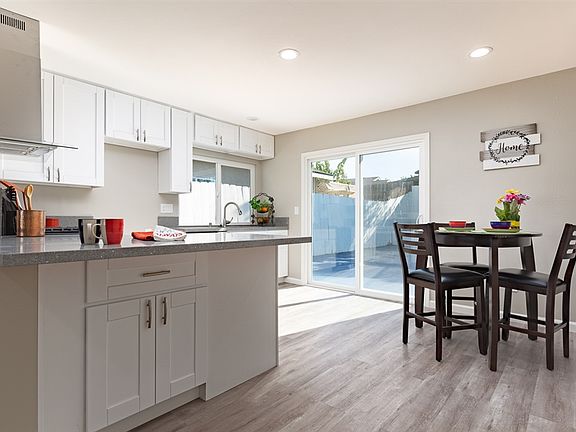 4th image of 8781 Gold Coast Dr