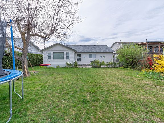 3rd image of 151 Molnar Rd