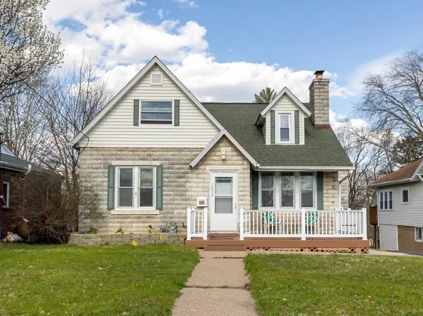 1092 S Grandview Ave, Dubuque, IA 52003