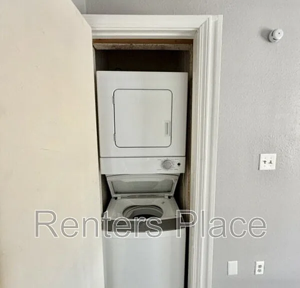 1436 E 38th St #B — Photo 10