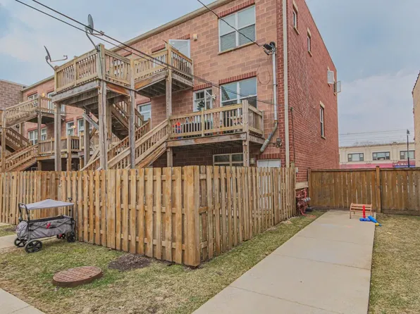 2306 E 71st St #A, Chicago, IL 60649