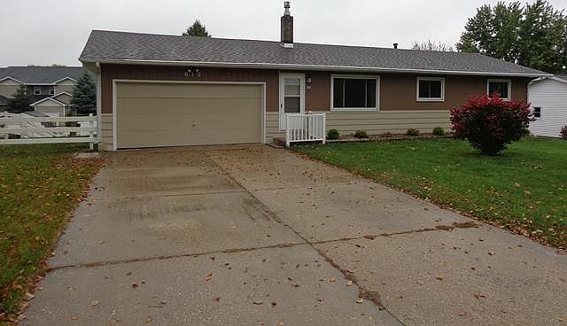 1st image of 610 W Walton Dr