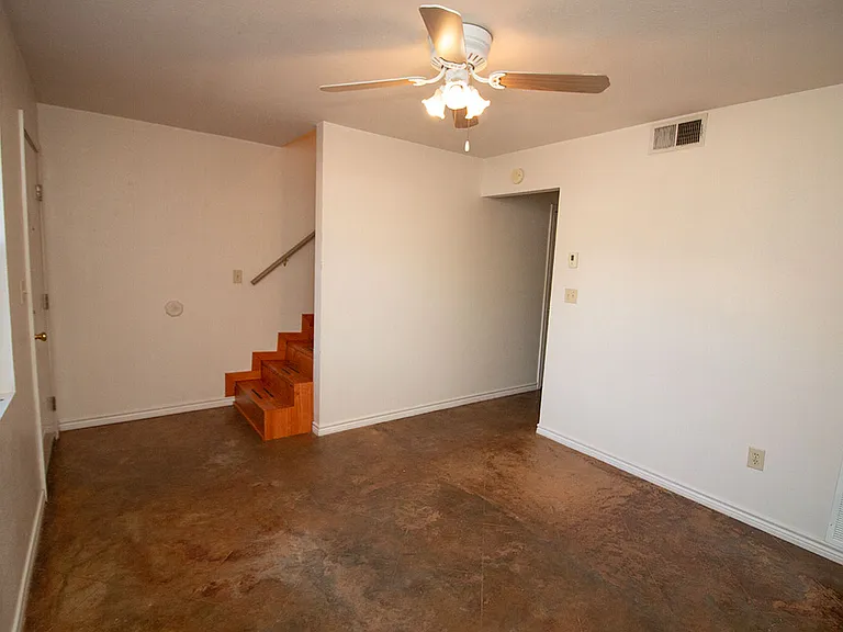 114 Scofield Ave #103 — Photo 3