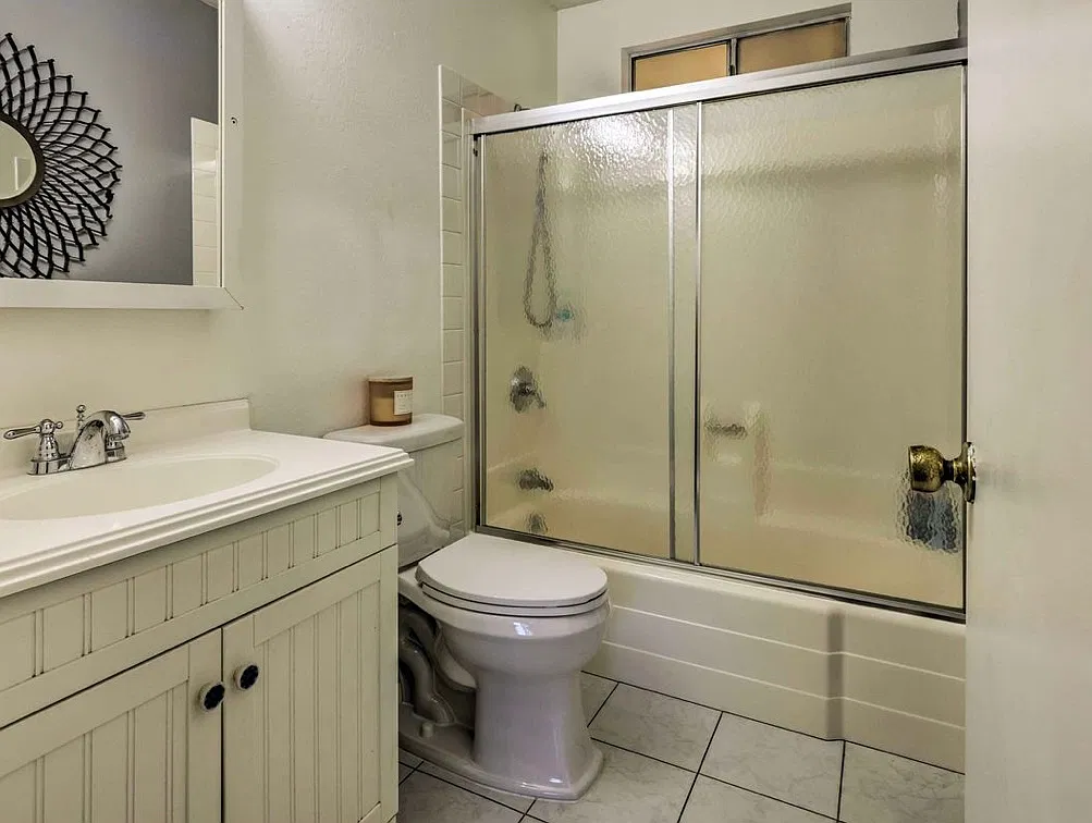 4 bed, 1400 sqft, $2,500 — Photo 2