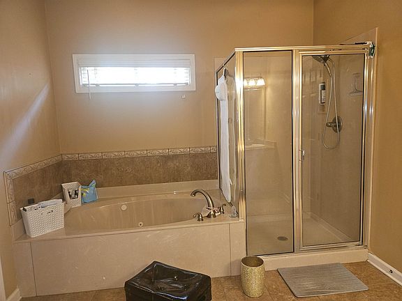 4th image of 1218 Cordova Green Dr