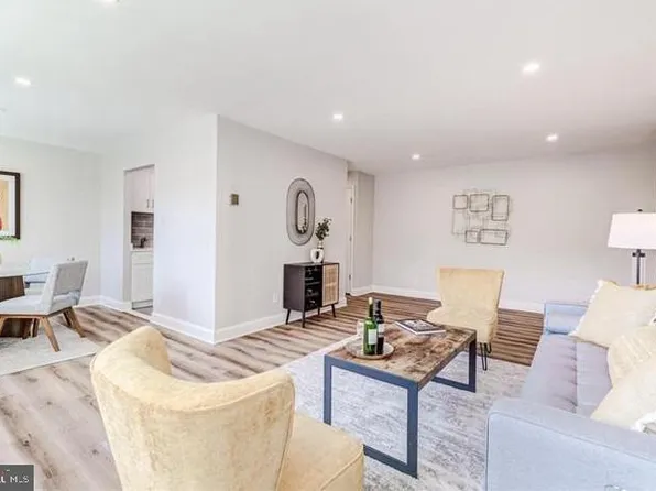 600 Roosevelt Blvd APT 312, Falls Church, VA 22044