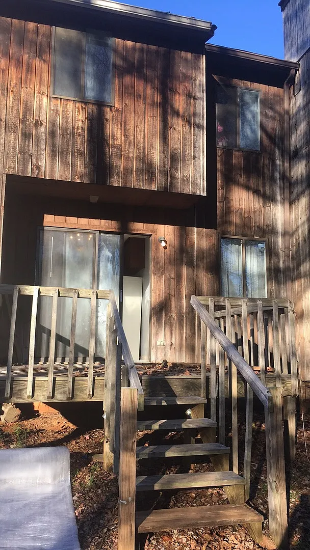 Available Now! Move In Special!! $500 Off First Full Month. — Photo 3