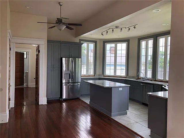 2417 General Pershing St #1 — Photo 3