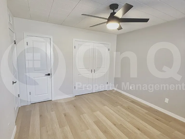 25 E Eva St #10 — Photo 10