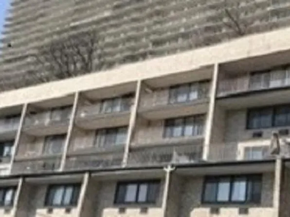 18 Massa Ln, Edgewater, NJ 07020