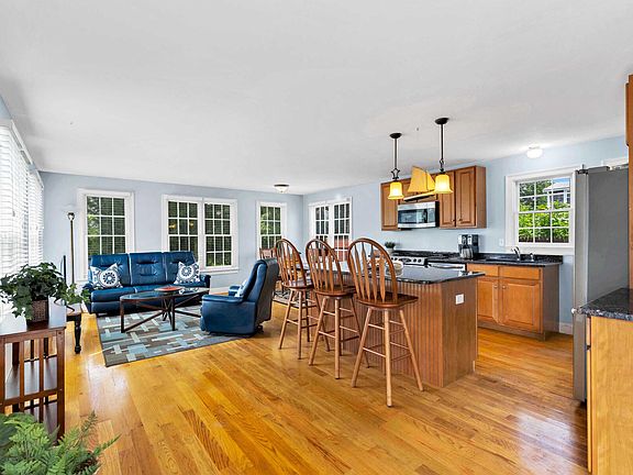 4th image of 34 Prospect Avenue