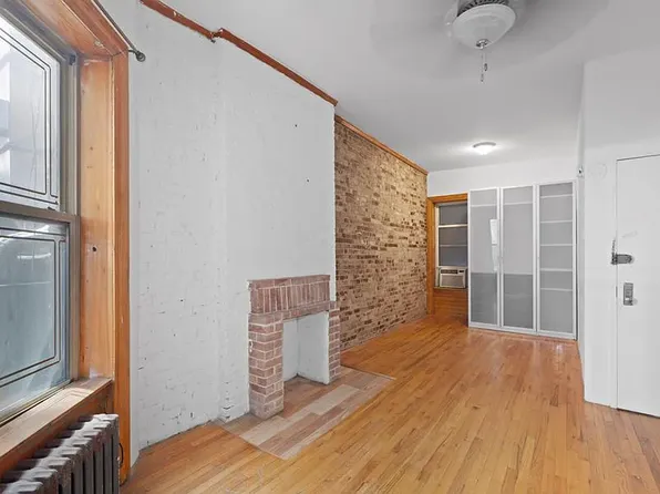 68 West 10th Street image 1 of 5