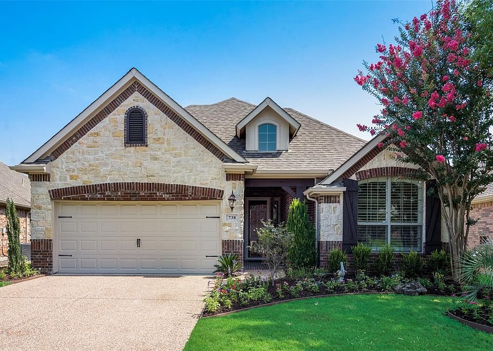 1st image of 738 Pelican Hills Dr