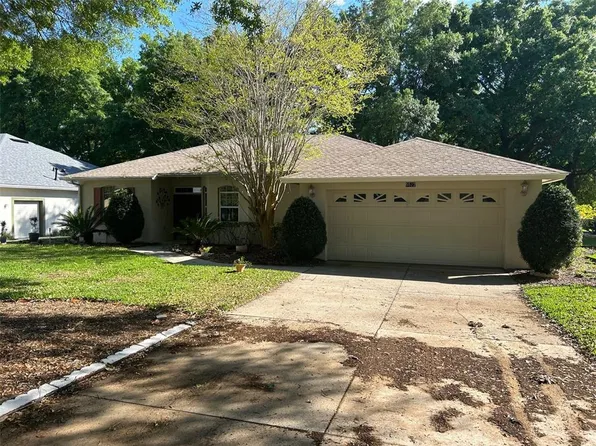 5527 Grove Mnr, Lady Lake, FL 32159