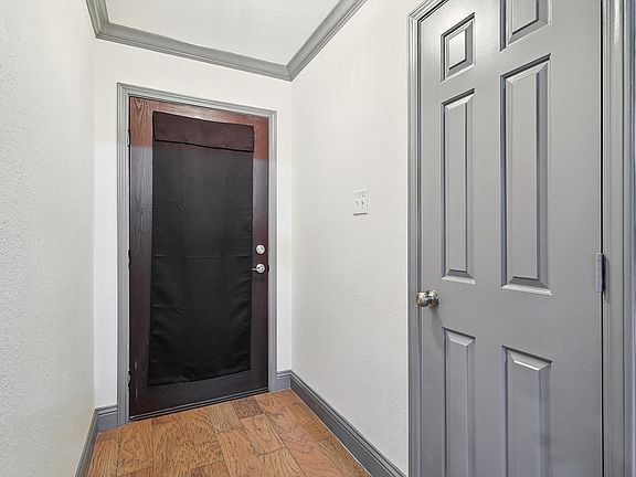 3rd image of 6837 Starnes Rd