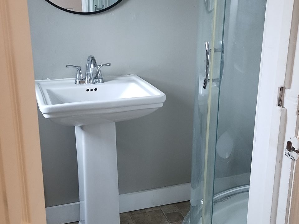 2nd image of 109 Salt Springs Rd #2