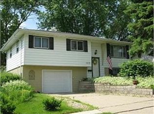 3478 Waller St, Dubuque, IA 52002