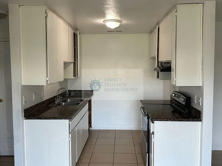 2446 Burlington Pl #2446 — Photo 6