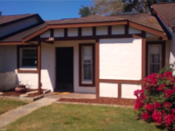 2nd image of 111 Fairway Dr