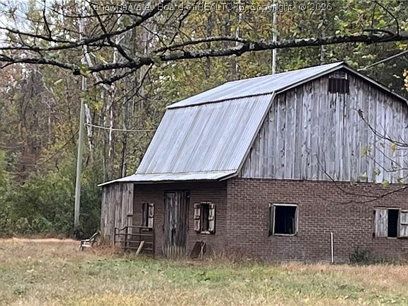 2nd image of 52 Sigmon Fork Rd