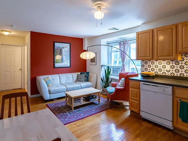 4813 Walton Ave — Photo 8
