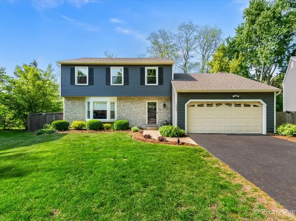 1324 Lancaster Ave, St Charles, IL 60174