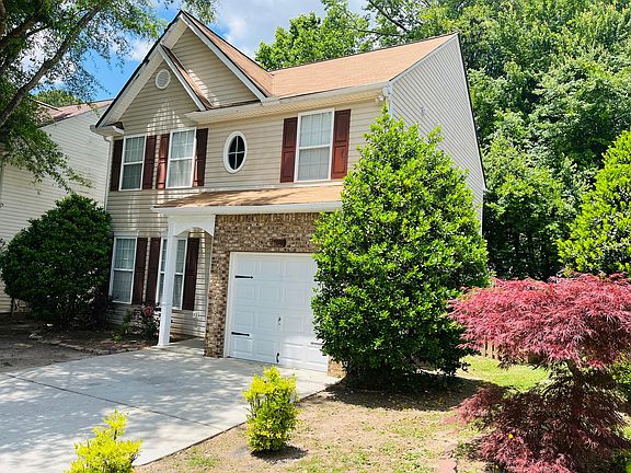 3rd image of 4014 Carisbrook Dr
