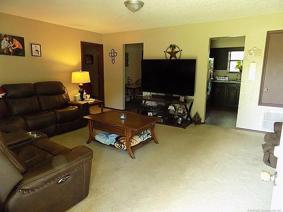 2nd image of 201 Kelly Dr