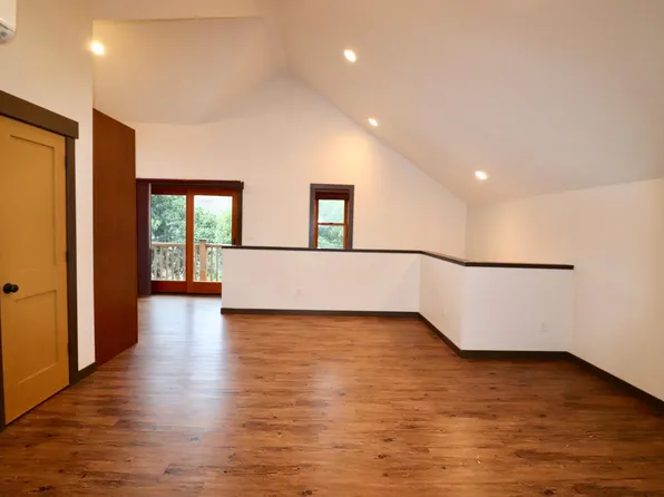 6864 NE Oregon St, Portland, OR 97213