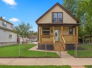 2745 Desplaines St, Blue Island, IL 60406