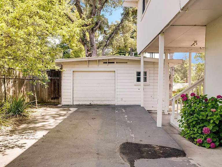 8150 Winding Way — Photo 7