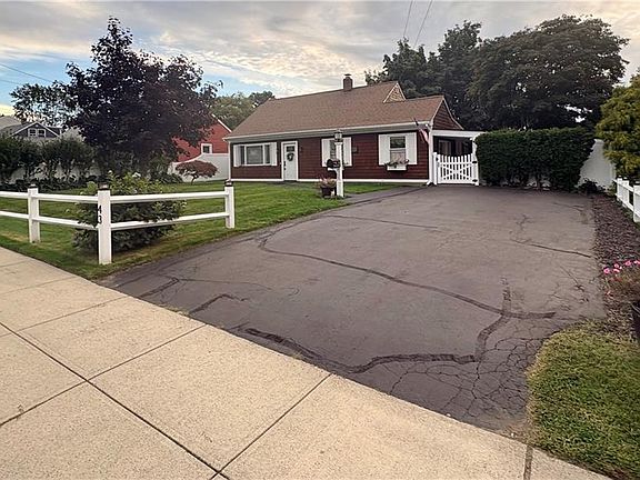 5th image of 43 Greenway Dr