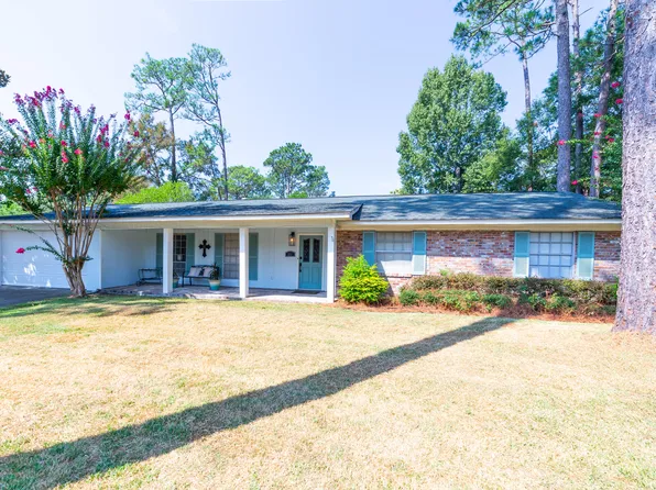 1211 Windsor Dr, Hattiesburg, MS 39402