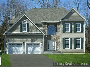 8 Walnut Ridge Ln, Stamford, CT 06905