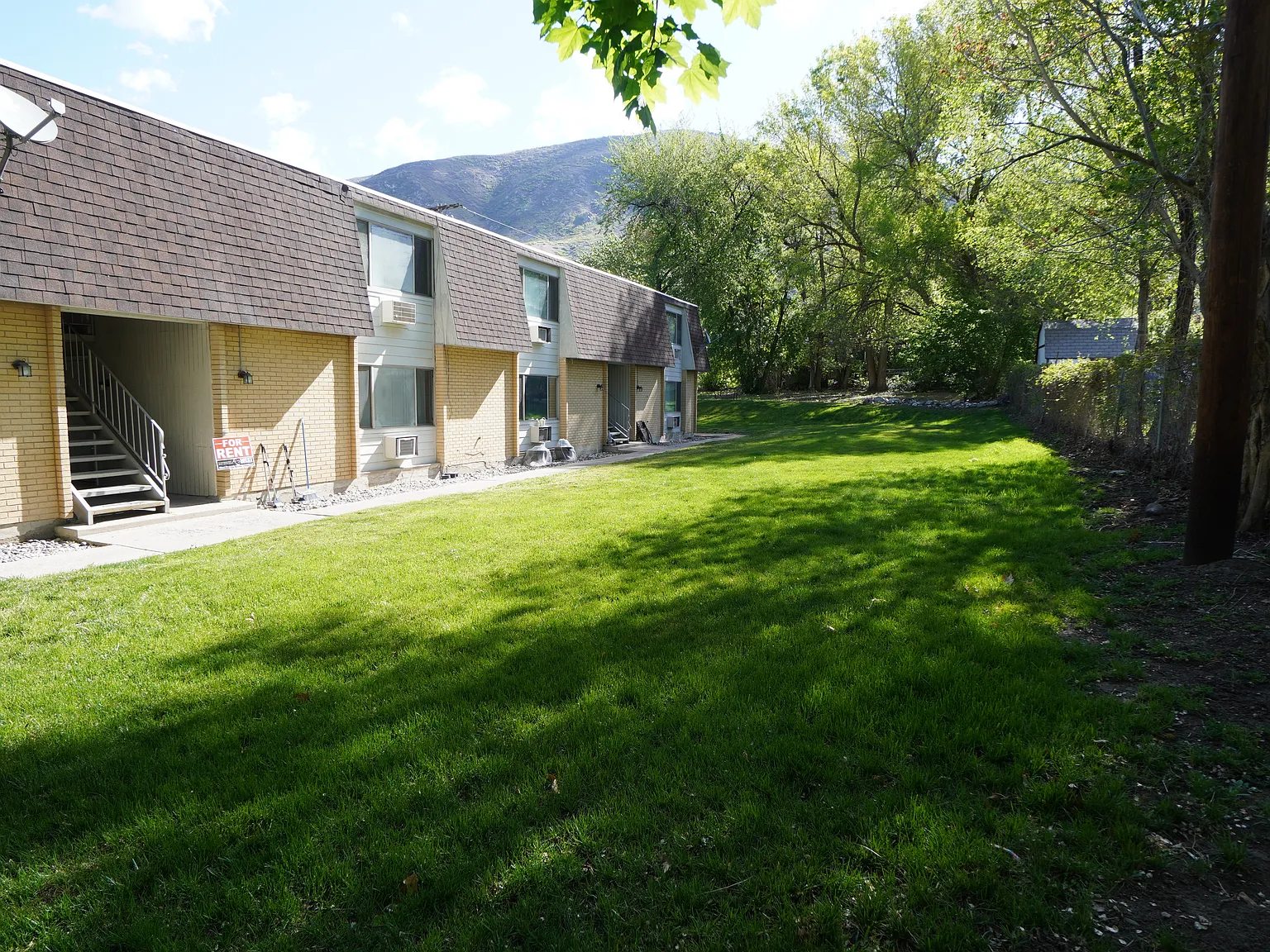 Apartments at 175 Main Street in Farmington — Photo 2