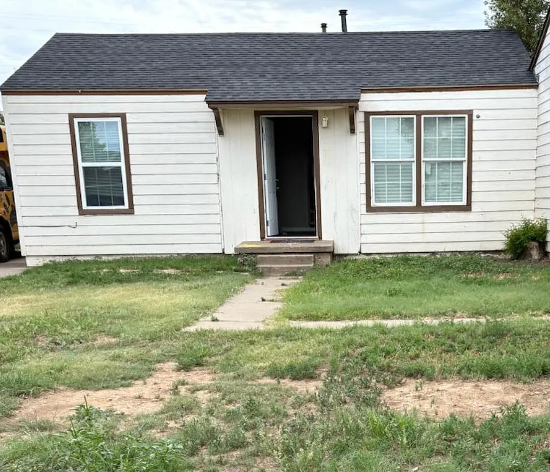 1414 Dunaway Street - B — Photo 1