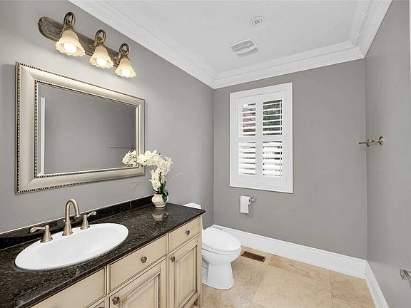 5th image of 27 Dorwood Ct