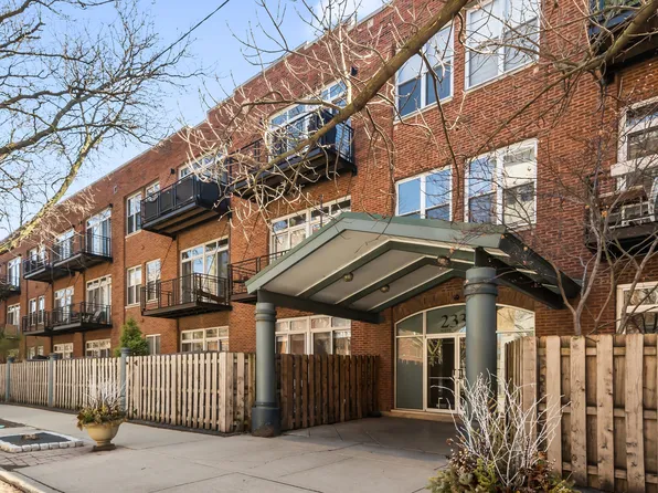 2333 W Saint Paul Ave APT 122, Chicago, IL 60647