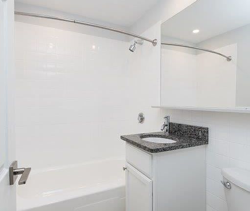 landlord_unit_photo_62352715_7