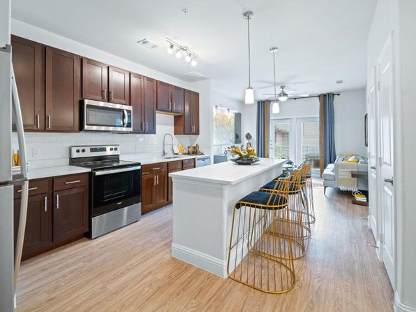 251 Carl Stern Dr #6107