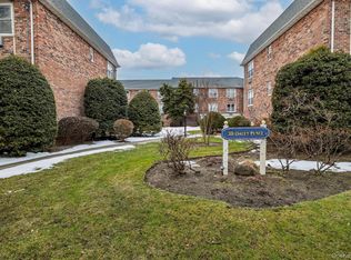 30 Daley Place #136, Lynbrook, NY 11563