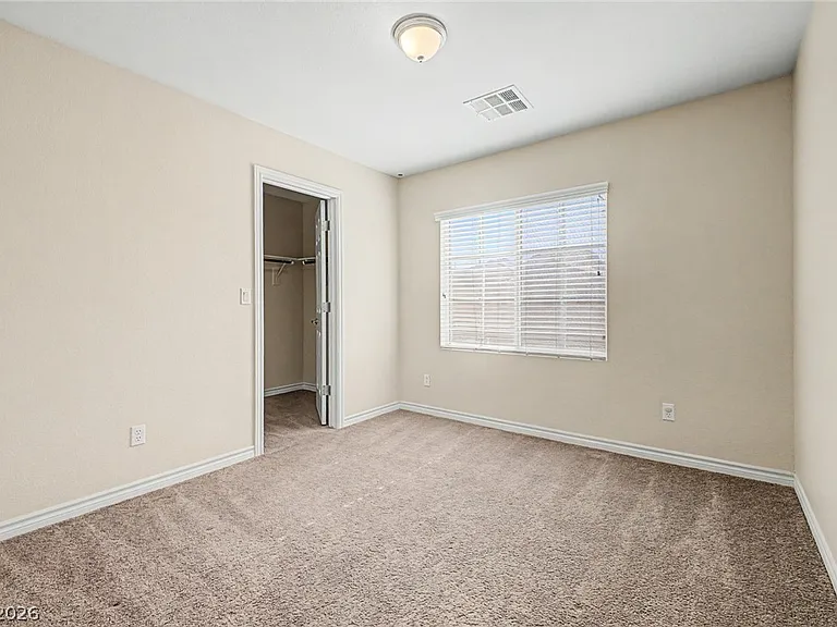 10560 Laurelwood Lake Ave — Photo 17