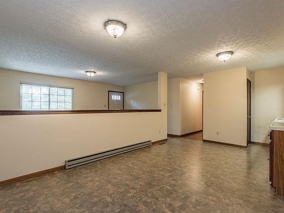 5th image of 1627 River Crest Dr